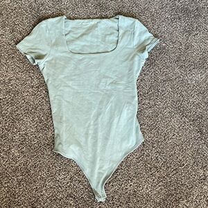 Women’s square neck bodysuit